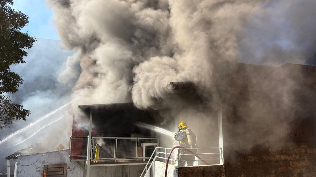 Loja que pegou fogo é saqueada e até santa desaparece