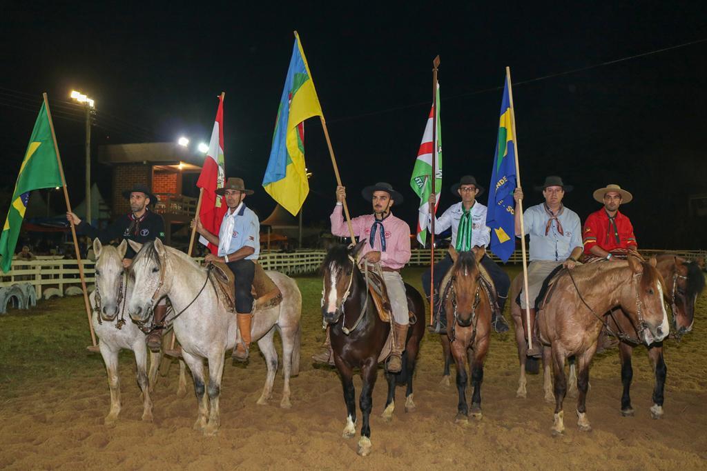 CTG PORTEIRA DO FAXINAL PROMOVE O XXXIX RODEIO CRIOULO NACIONAL E 2º RODEIO INTERNACIONAL EM PRAIA GRANDE