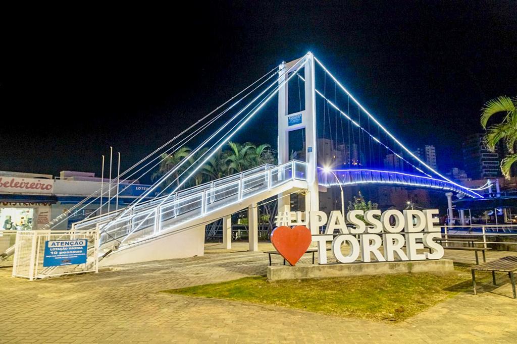 PASSO DE TORRES GANHA NOVO  CARTÃO POSTAL COM ILUMINAÇÃO  ESPECIAL NA PONTE PÊNSIL