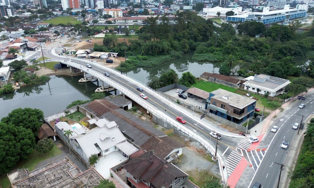 Prefeitura inaugura a Ponte Albertinho Bornschein, que liga bairros Boa Vista e Bucarein