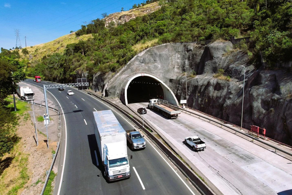 (Imagem CCR ViaCosteira) - Tubarão: túnel no Morro do Formigão ganha nome do artista plástico