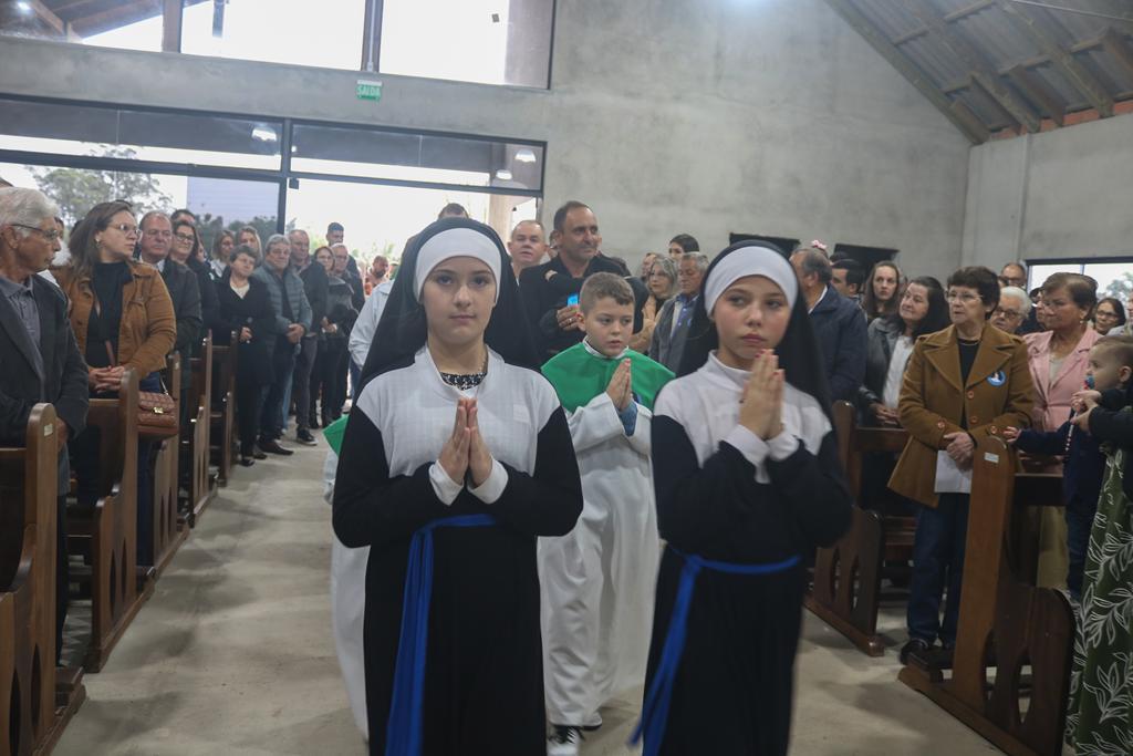 GRANDE PÚBLICO PARTICIPA DA FESTA EM HONRA  A PADROEIRA SANTA PAULINA EM QUERÊNCIA