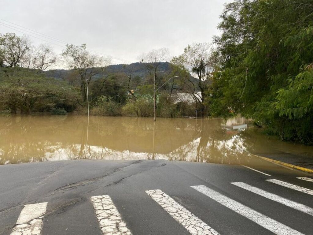 Rio do Sul decreta situação emergência e previsão é de mais chuva volumosa em SC