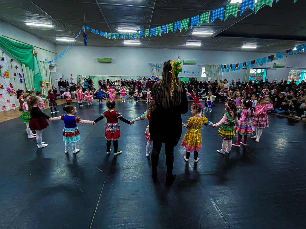 Domingo de alegria: APDança promove festa junina e reúne famílias pinhalenses