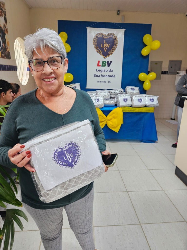 Com a ajuda da população, LBV realiza entrega de 130 cobertores a famílias em vulnerabilidade de Joinville/SC