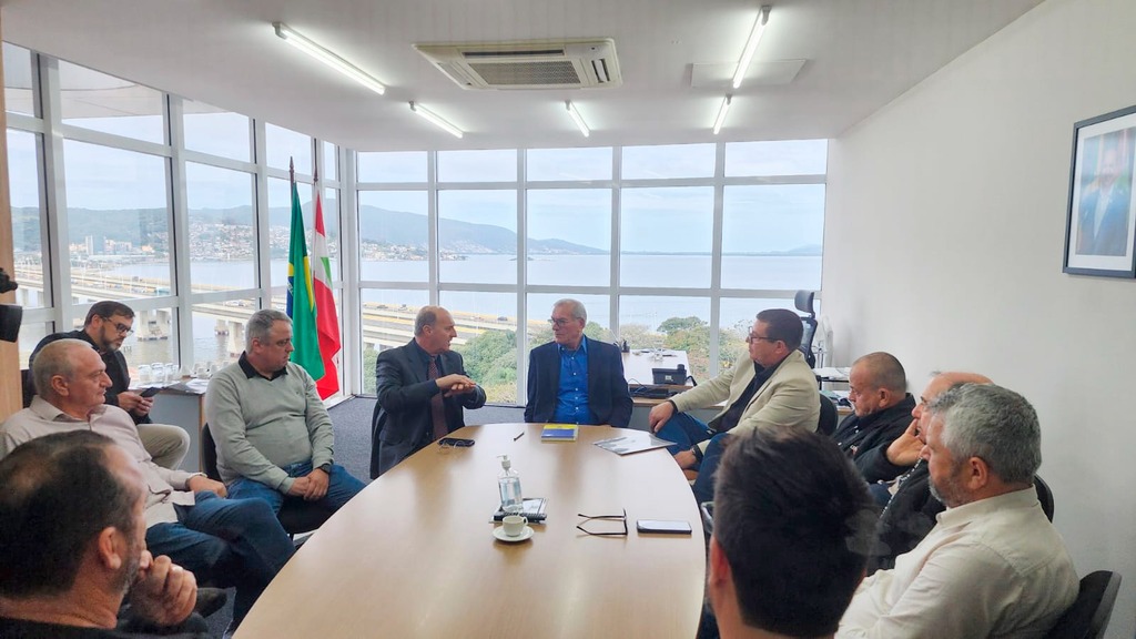 DEPUTADO ZÉ MILTON E LIDERANÇAS DO SETOR DE SHOPPINGS DE ATACADO SOLICITAM APOIO AO GOVERNO DO ESTADO