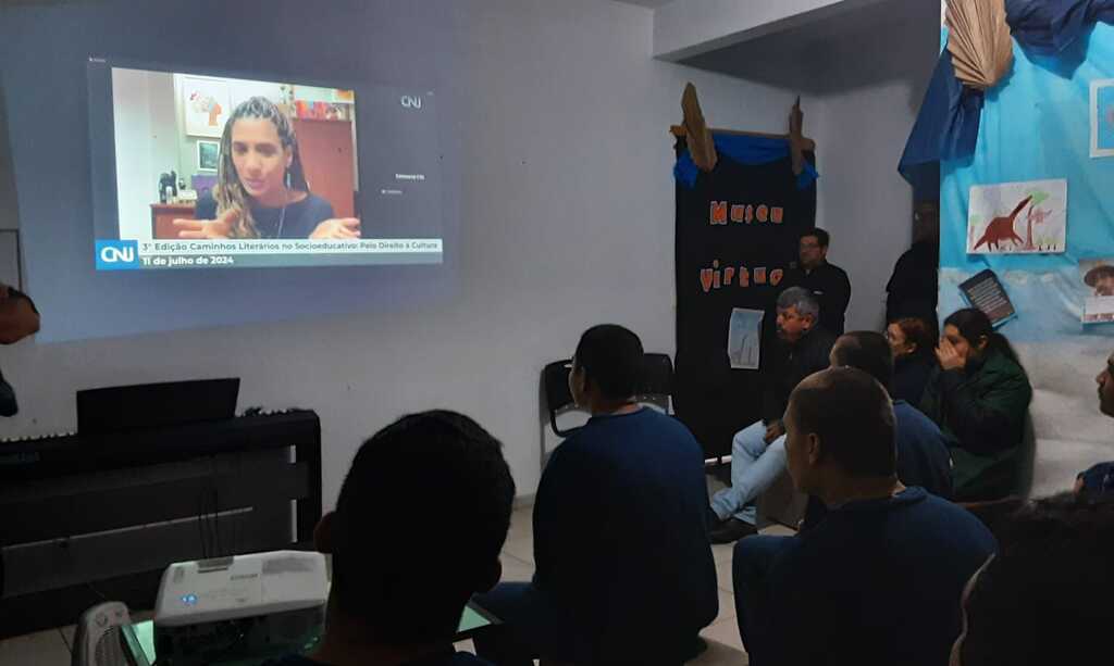  Adolescentes socioeducandos de SC participam do projeto Caminhos Literários