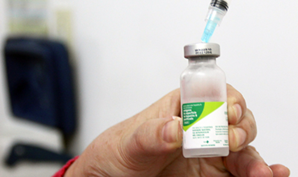  - SUS dispõe de vacina contra hepatite