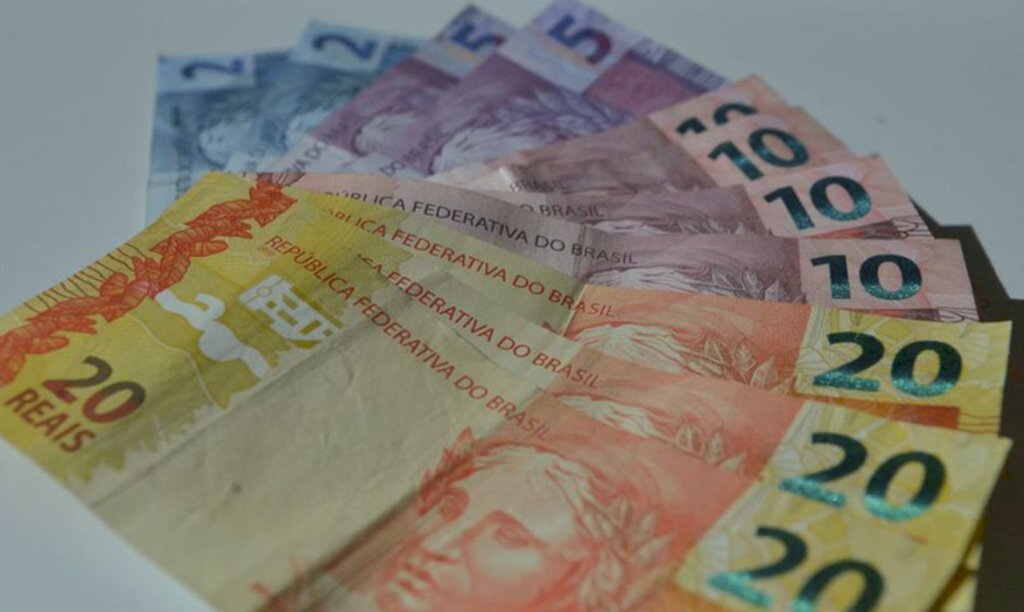 Salário mínimo vai a R$1.088