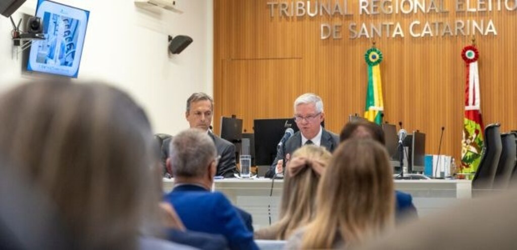  TRE-SC detalha preparação das Eleições 2024 em IX Congresso Catarinense de Direito Eleitoral