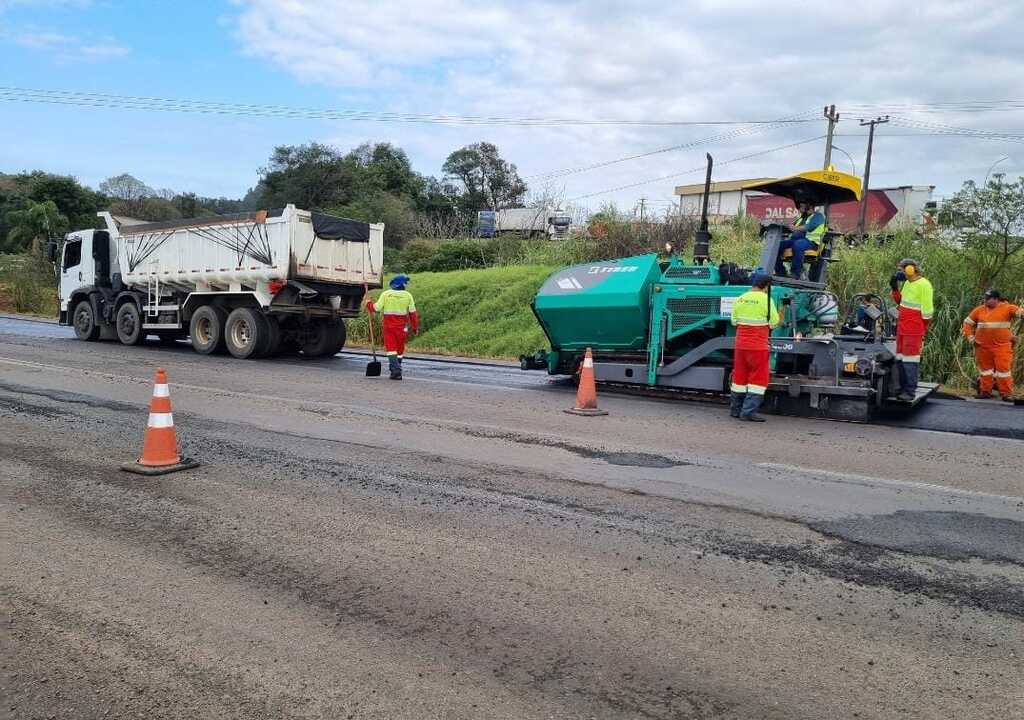 Trânsito das BRs 282 e 158 tem Pare e Siga para obras do Dnit