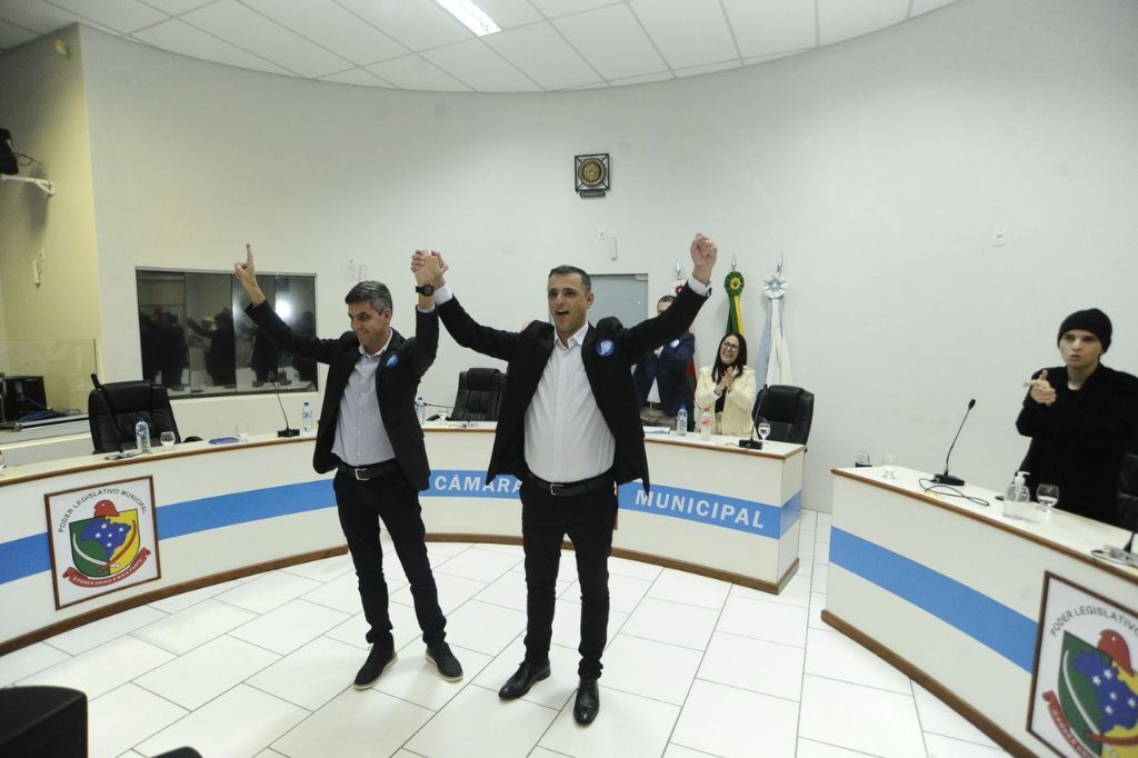 Convenção oficializa candidatura de Junior e Guto à reeleição para prefeito e vice de Garopaba