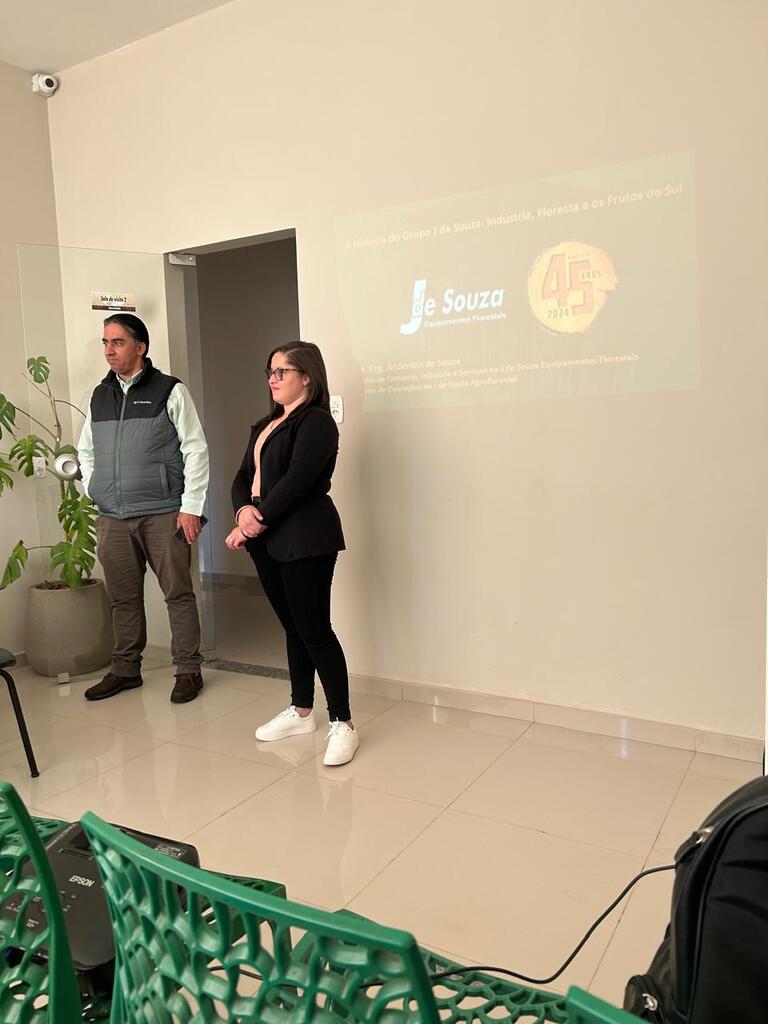 Núcleo de Gestão de negócios da ACIL realiza visita técnica na empresa J de Souza