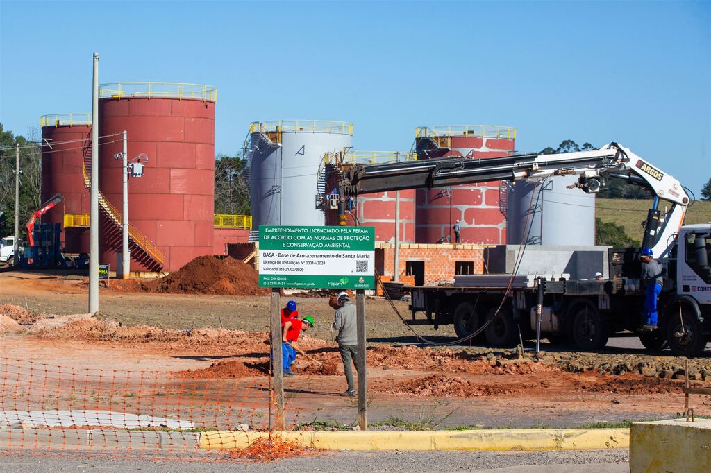 título imagem Avança obra de distribuidora, que deve gerar 150 empregos até novembro em Santa Maria