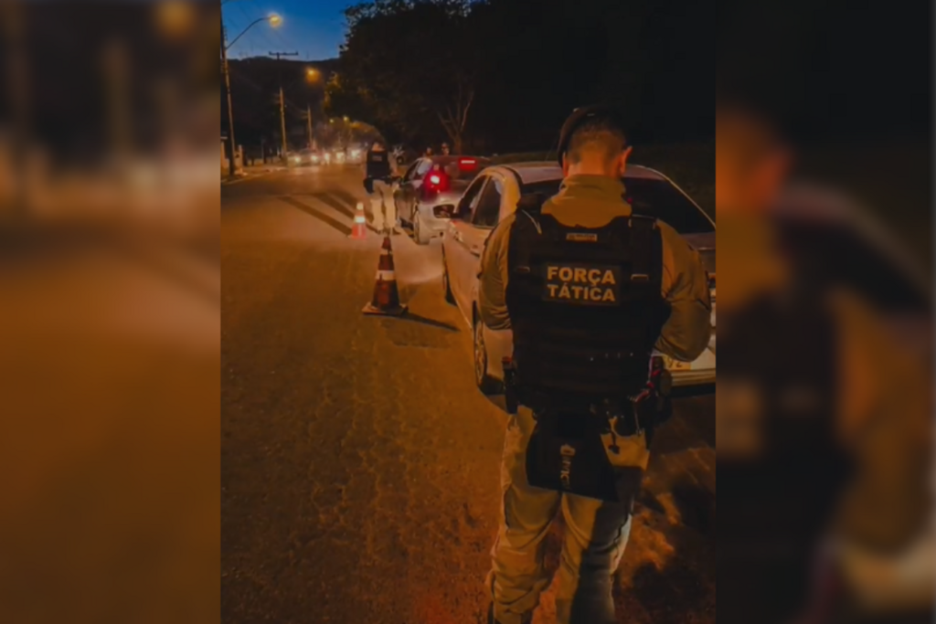 Seis pessoas são presas e um foragido capturado durante operação em Santa Maria