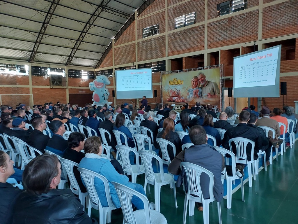 Seminário da Bovinocultura do Leite abordou sobre o atual cenário