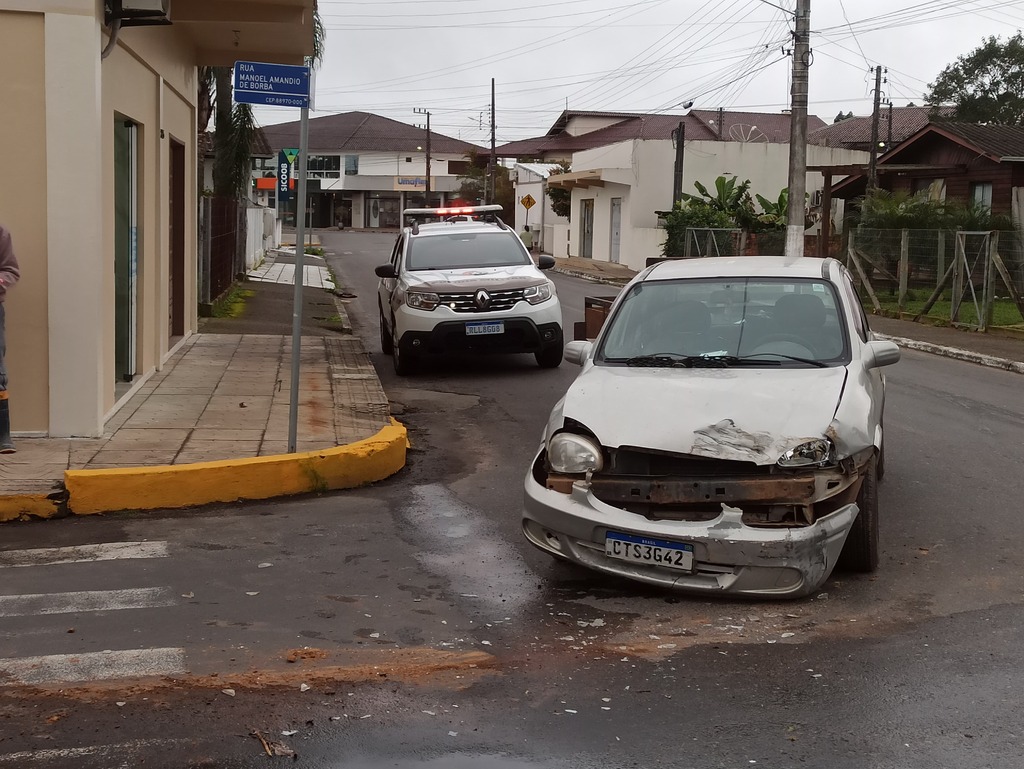 ACIDENTE DE TRÂNSITO É REGISTRADO EM SÃO JOÃO DO SUL