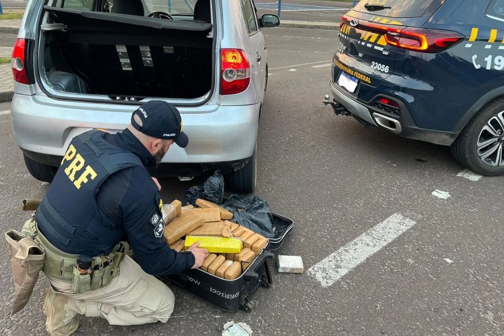 PRF apreende 45 kg de maconha em operação na BR-101