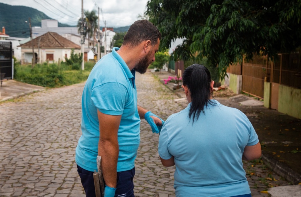 título imagem Consumidores que não pagaram a conta de água serão avisados diretamente pelos leituristas da Corsan