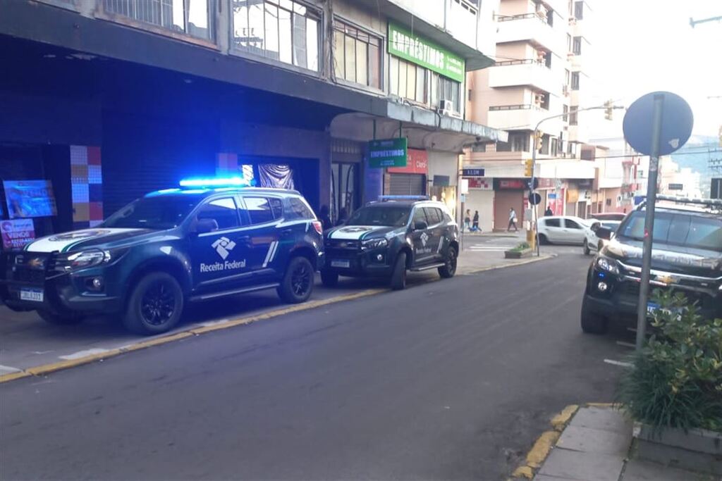 Polícia Federal realiza operação de repressão à importação ilegal de celulares em Santa Maria e outras sete cidades do RS e SC