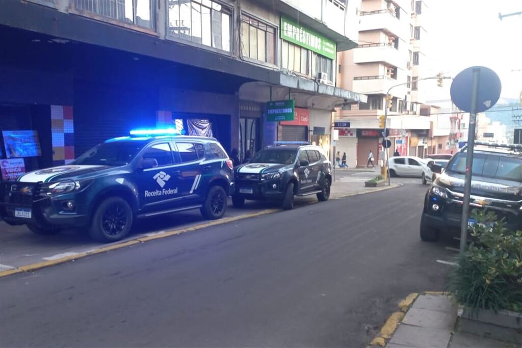 título imagem Polícia Federal realiza operação de repressão à importação ilegal de celulares em Santa Maria e outras sete cidades do RS e SC