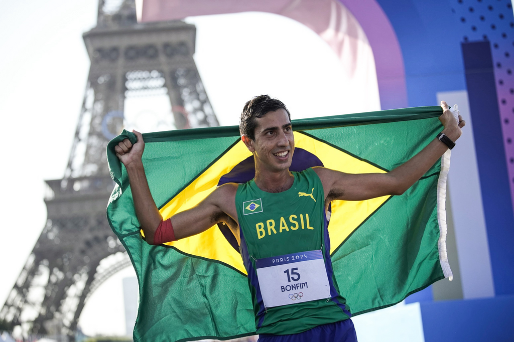 Brasil conquista medalha inédita na marcha atlética no sexto dia dos Jogos Olímpicos de Paris