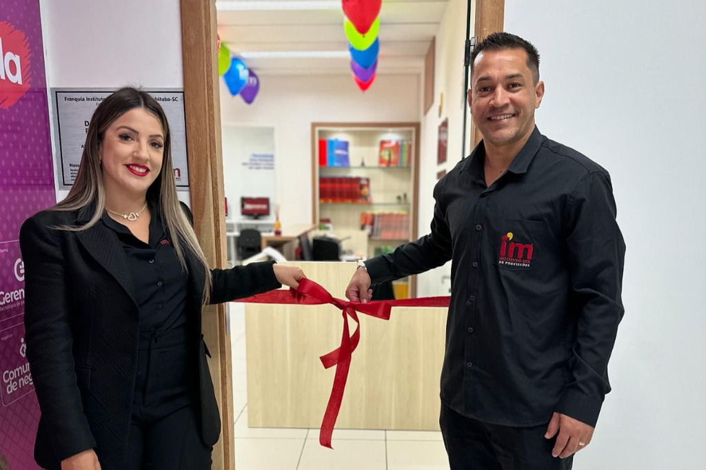 (Imagem RSC Portal) - Instituto Mix Imbituba reabre em novo endereço e celebra com blitz da Mais Ouvida