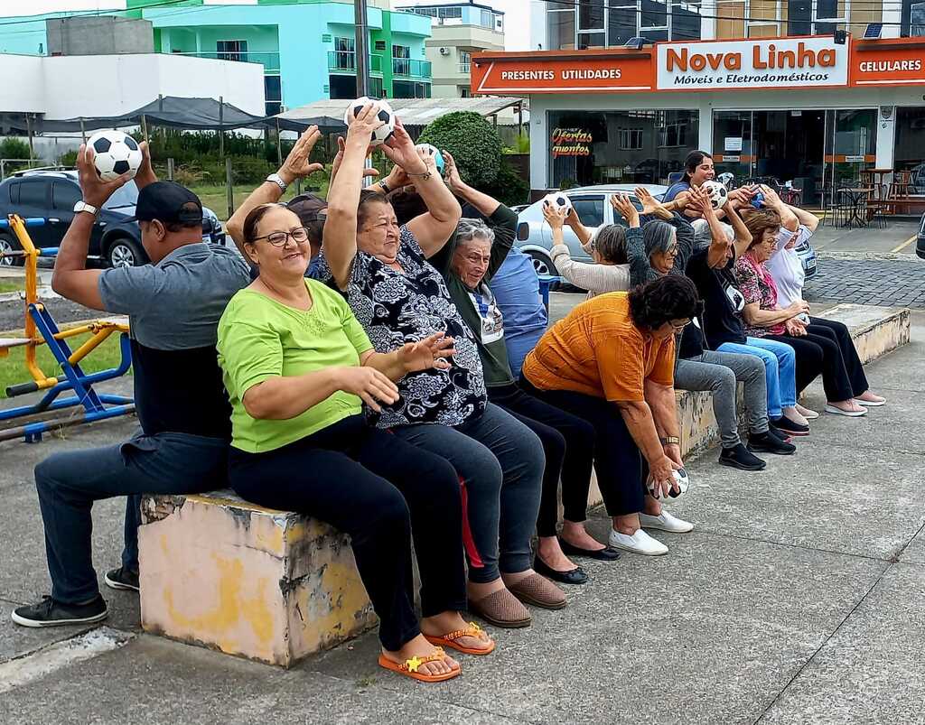 Idosos descobrem na atividade física uma nova forma de socializar