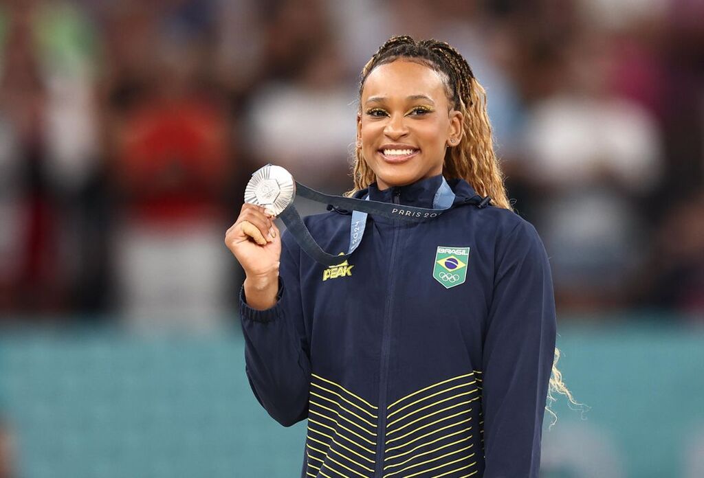 Rebeca Andrade conquista medalha de prata e atinge recorde histórico; confira como foi o sexto dia de Jogos Olímpicos