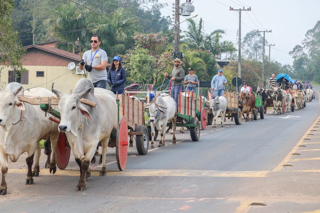 1º ENCONTRO DE CARROS DE BOI É REALIZADO PELA CEPRAG