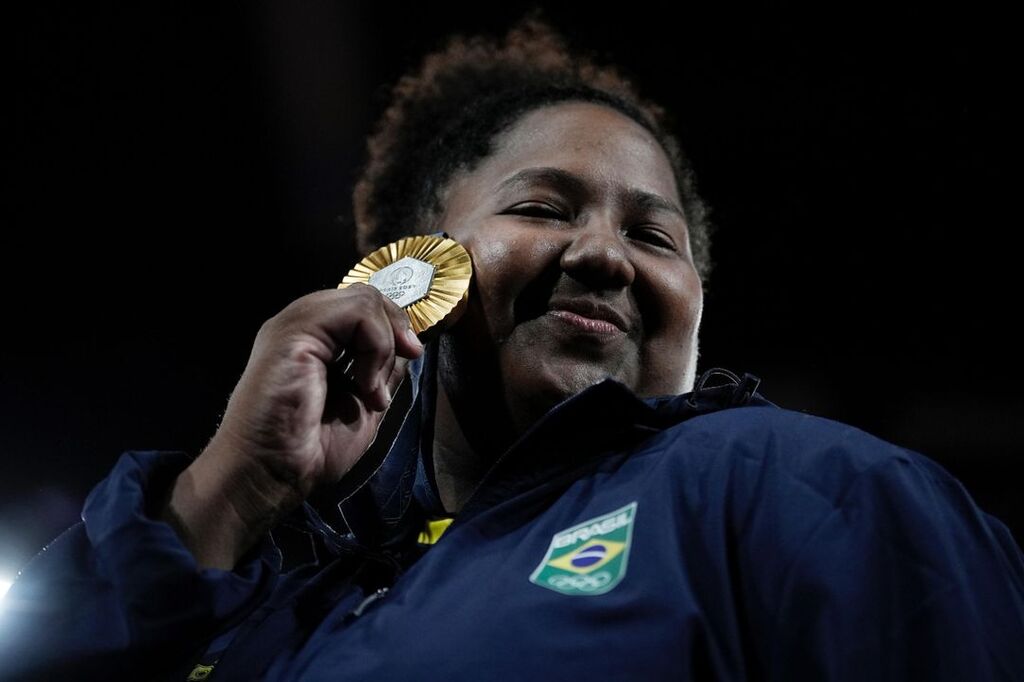 título imagem Brasil conquista primeira medalha de ouro no sétimo dia de Jogos Olímpicos; santa-mariense estreia neste sábado