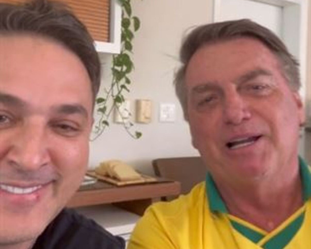 título imagem Pelas redes sociais, ex-presidente Jair Bolsonaro anuncia que virá a Santa Maria