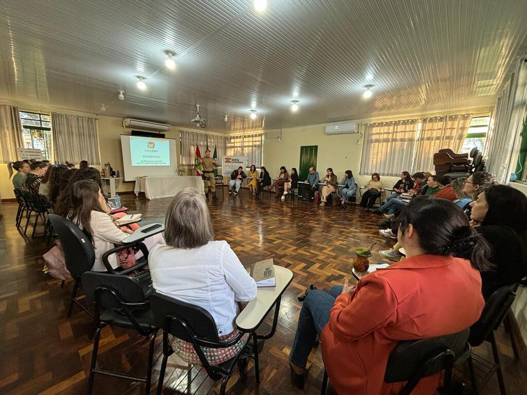 PM realiza palestra para profissionais da Rede Estadual de Educação