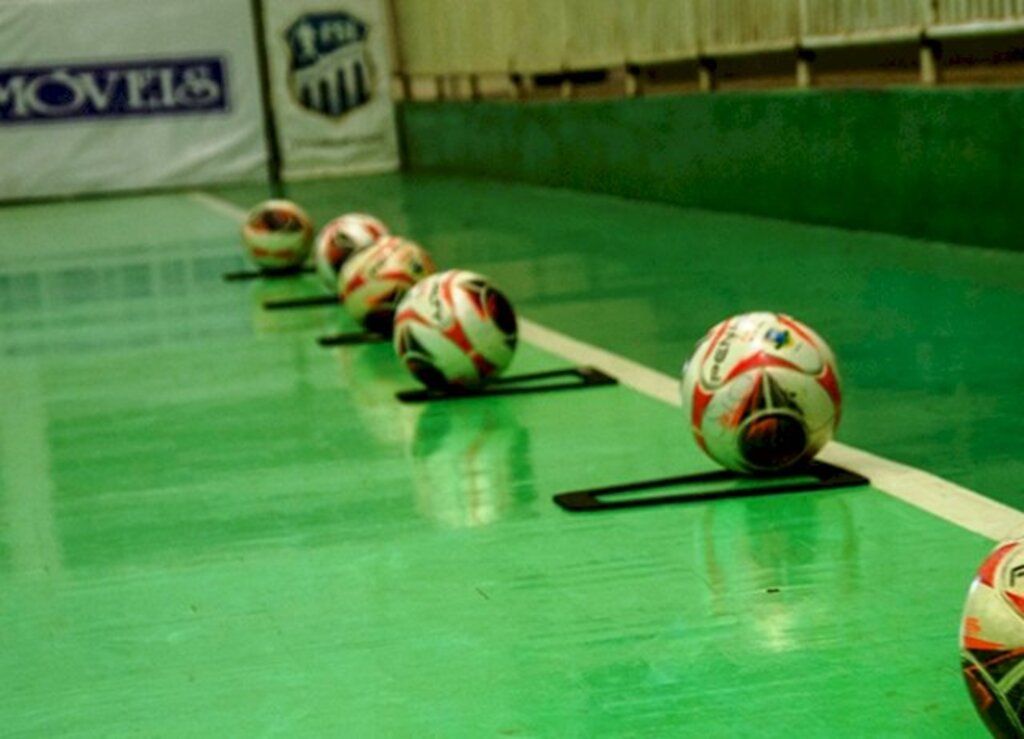 Clássico do futsal em quadra