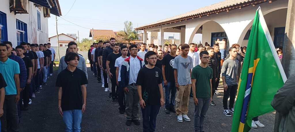 CERIMÔNIA ENTREGA CERTIFICADOS PARA 90 JOVENS DISPENSADOS DO SERVIÇO MILITAR EM BALNEÁRIO GAIVOTA
