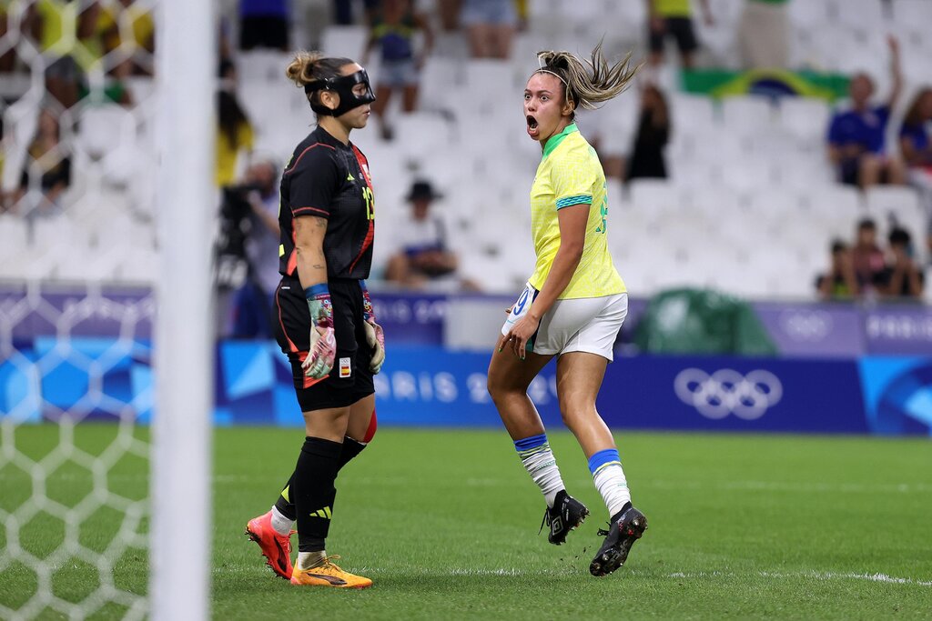 Futebol feminino na final, vôlei na semi e canoagem avança; veja o resumo do 11º dia de Jogos e a programação desta quarta