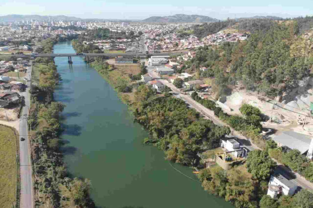 (Imagem reprodução) - Voluntários se reúnem para mutirão de limpeza no Rio Tubarão na próxima sexta