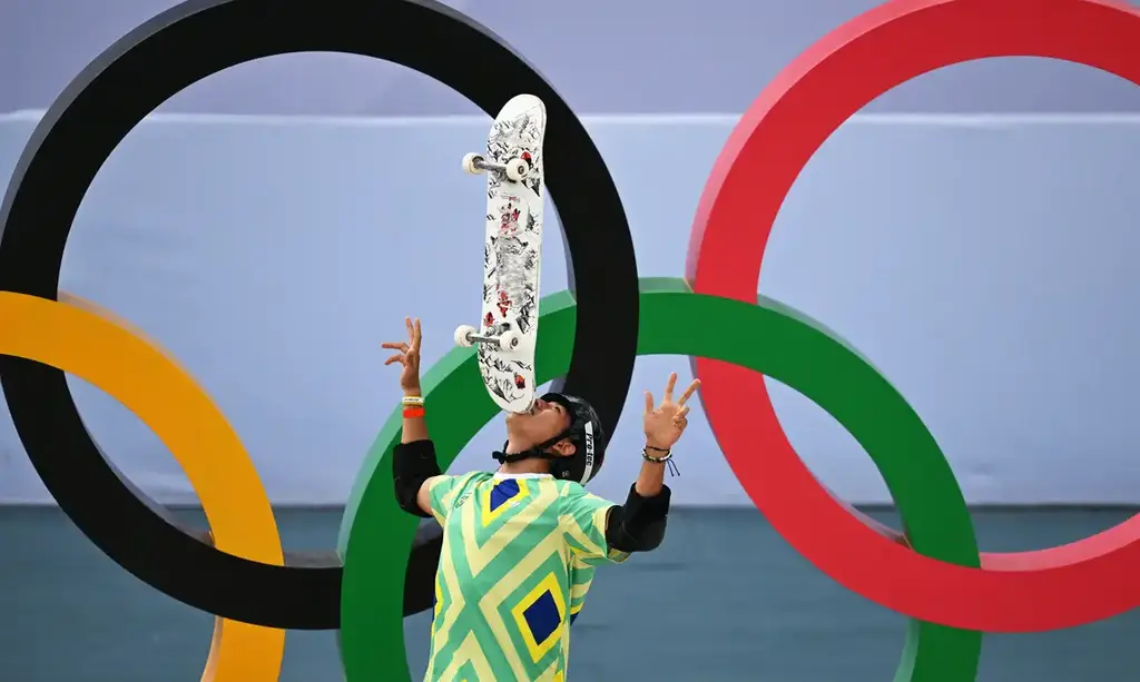 Com três brasileiros na final, Augusto Akio é bronze no Skate Park