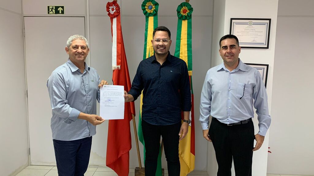 SOTÉRIO JÚNIOR ASSUME A SECRETARIA DE TRABALHO INDÚSTRIA E COMÉRCIO DE TORRES