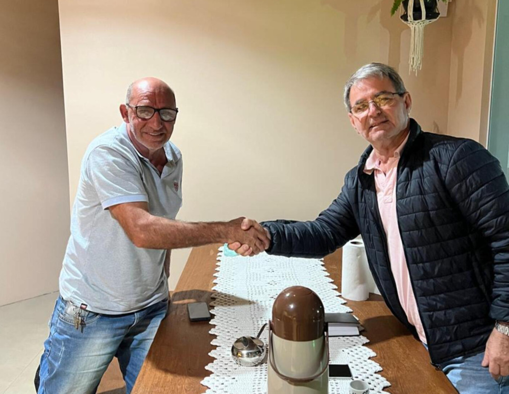 VICE-PREFEITO DE PASSO DE TORRES ALTEMIR ASSUME A PREFEITURA NO LUGAR DO PREFEITO VALMIR