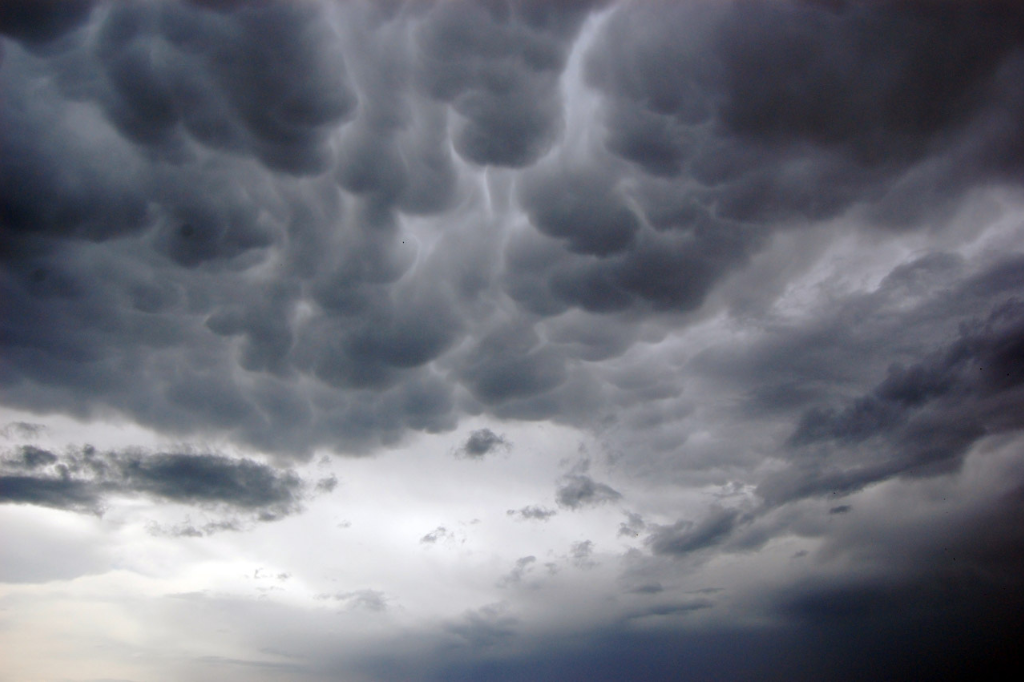 Tempo muda com chegada de nova frente fria em Santa Catarina