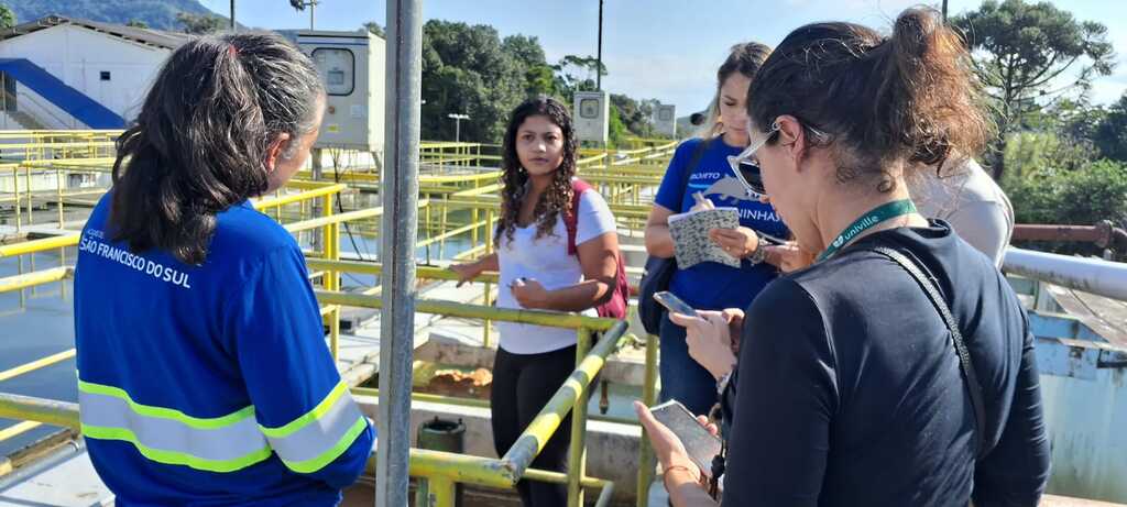 Águas de São Francisco do Sul promove visitas à Estação de Tratamento de Água (ETA)