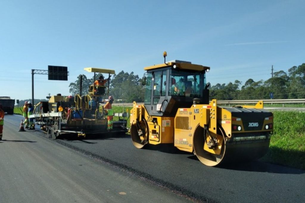 Diversos pontos do trecho Sul da BR-101 passam por obras de manutenção durante esta semana