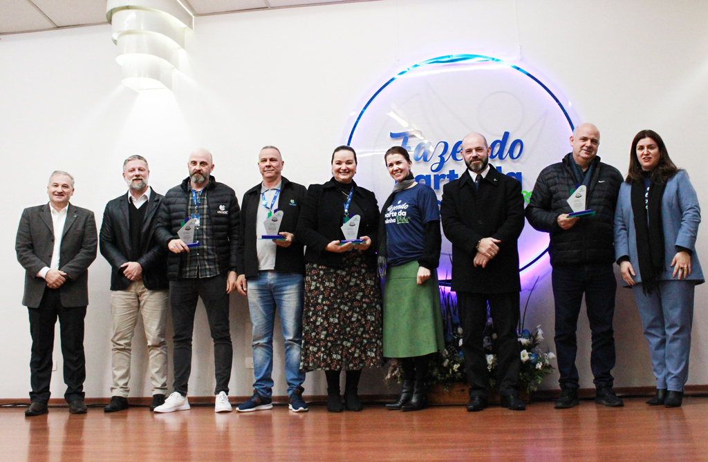 Unoesc homenageia colaboradores de Joaçaba, Campos Novos e Capinzal pelo tempo de serviço prestado