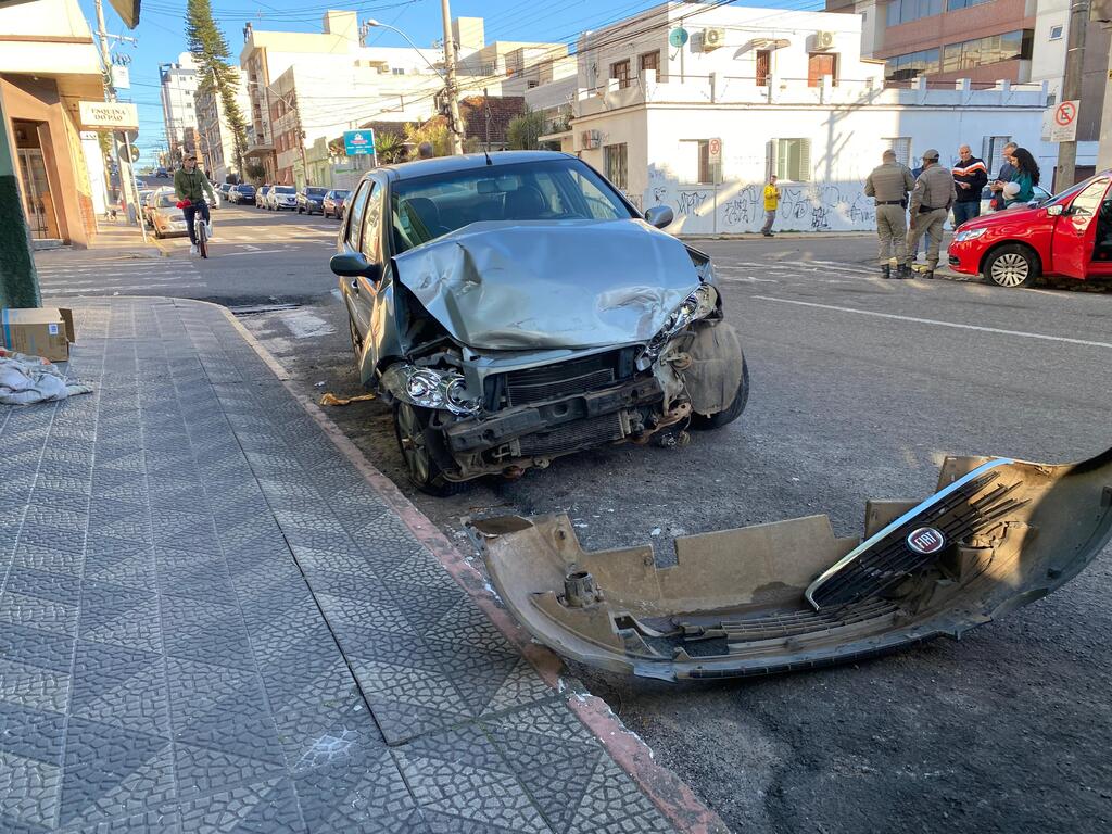 título imagem Acidente deixa uma idosa ferida no centro de Santa Maria