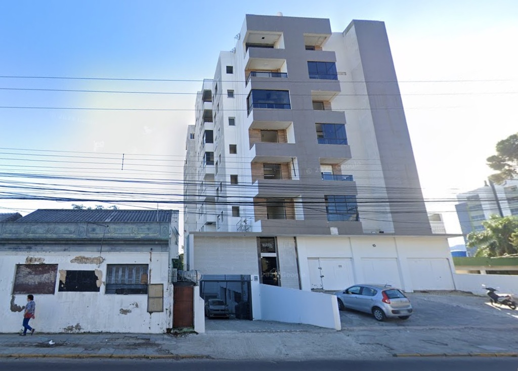 Foto Google Street View - Um dos prédios inacabados fica na Rua Euclides da Cunha, perto do Hospital da Brigada