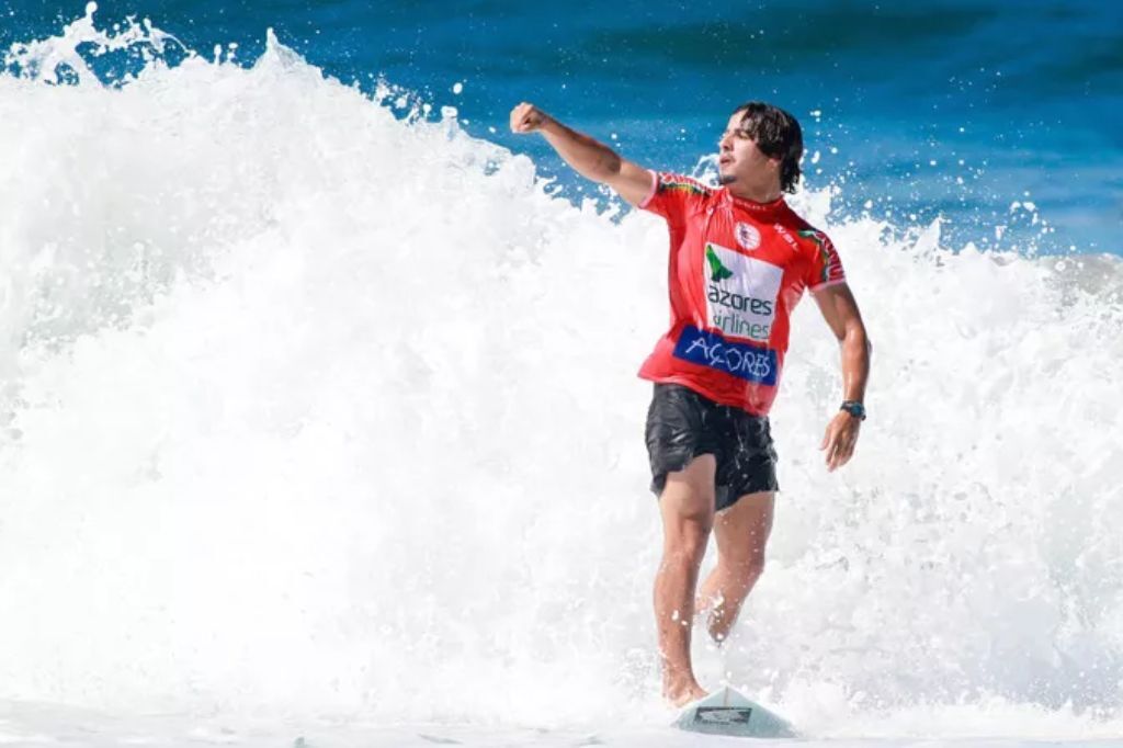  - Ian Gouveia comemora vitória em Açores, Portugal (Foto: WSL)