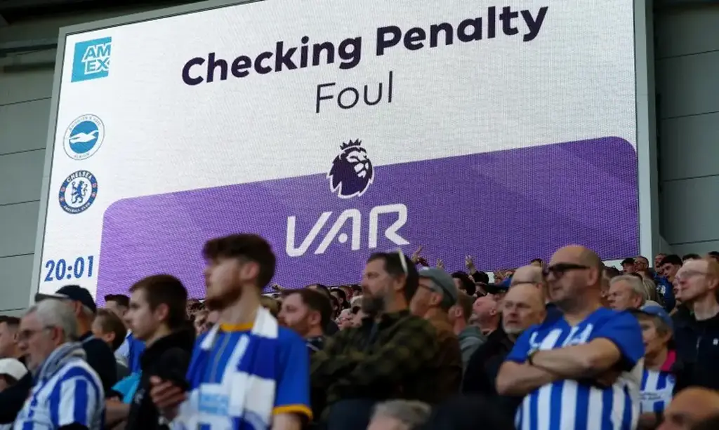 Premier League explicará ações do VAR nas redes sociais durante jogos