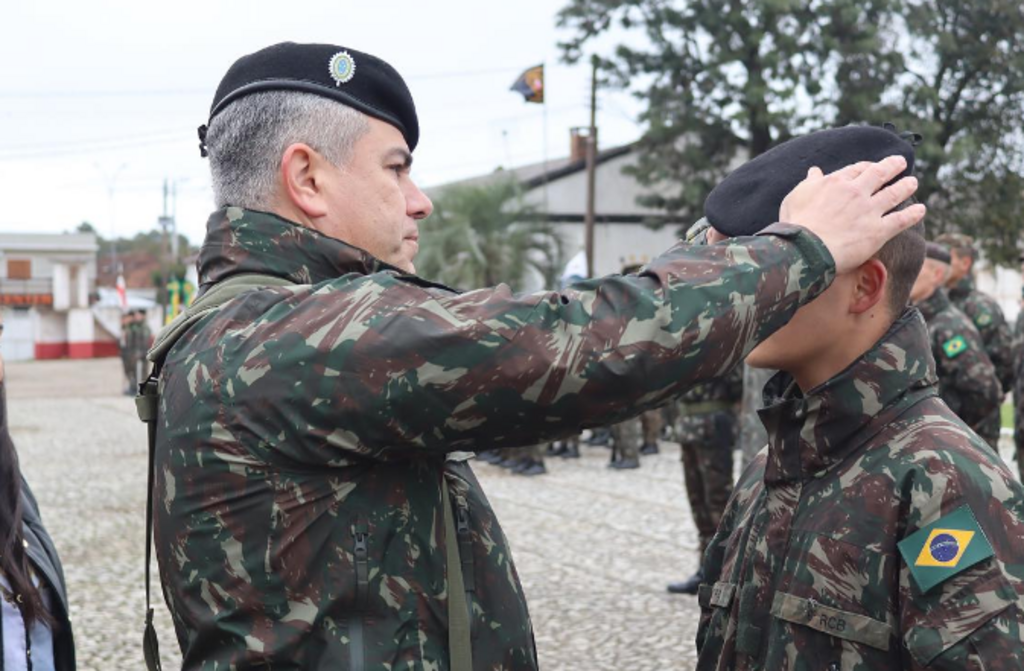 9º RCB REALIZA SOLENIDADE DE ENTREGA DA BOINA PRETA.