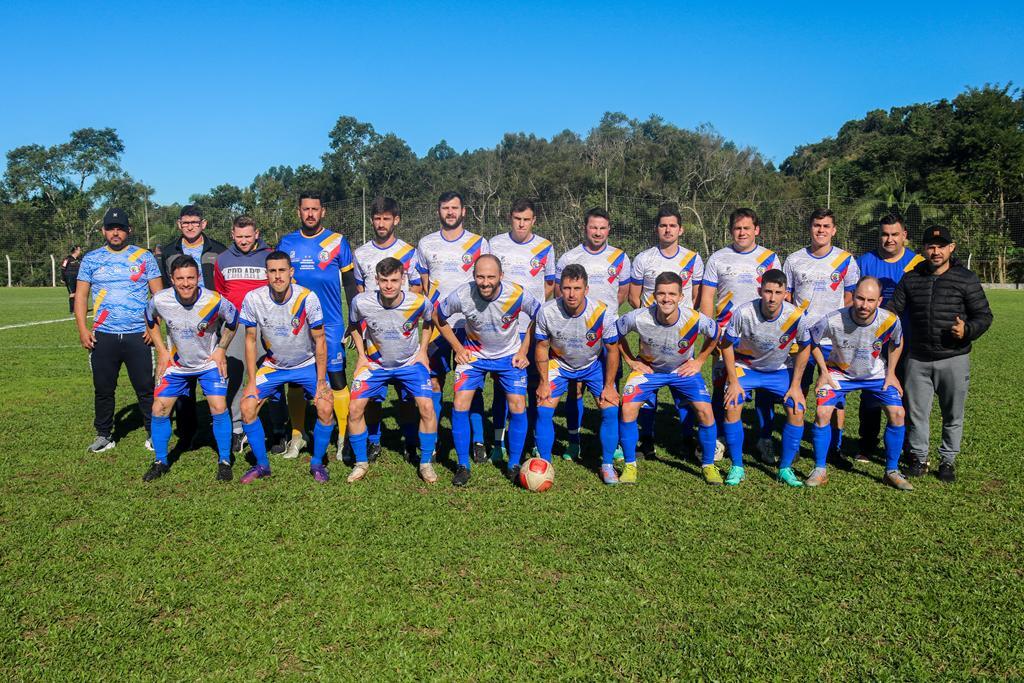 SELEÇÃO DE SÃO JOÃO DO SUL ESTREIA COM VITÓRIA NA COPA AMESC DE FUTEBOL 2024